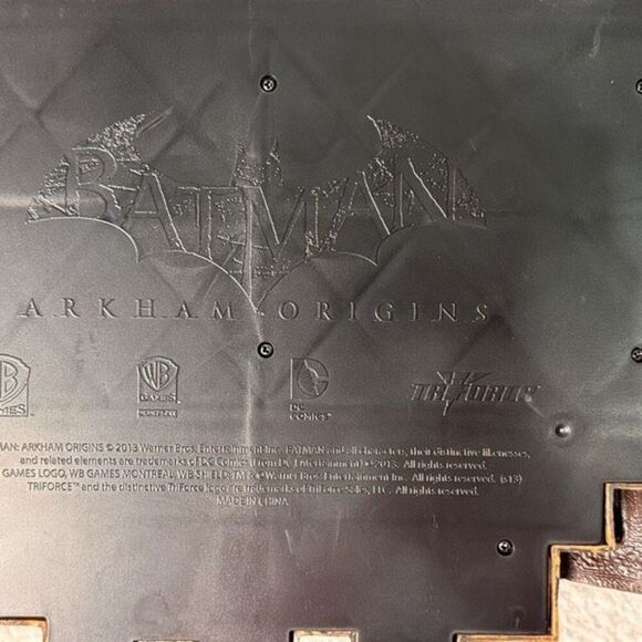 Batman Arkham Origins Collector's Edition Joker Statue With Illuminating TVs/201 - Picture 7 of 16